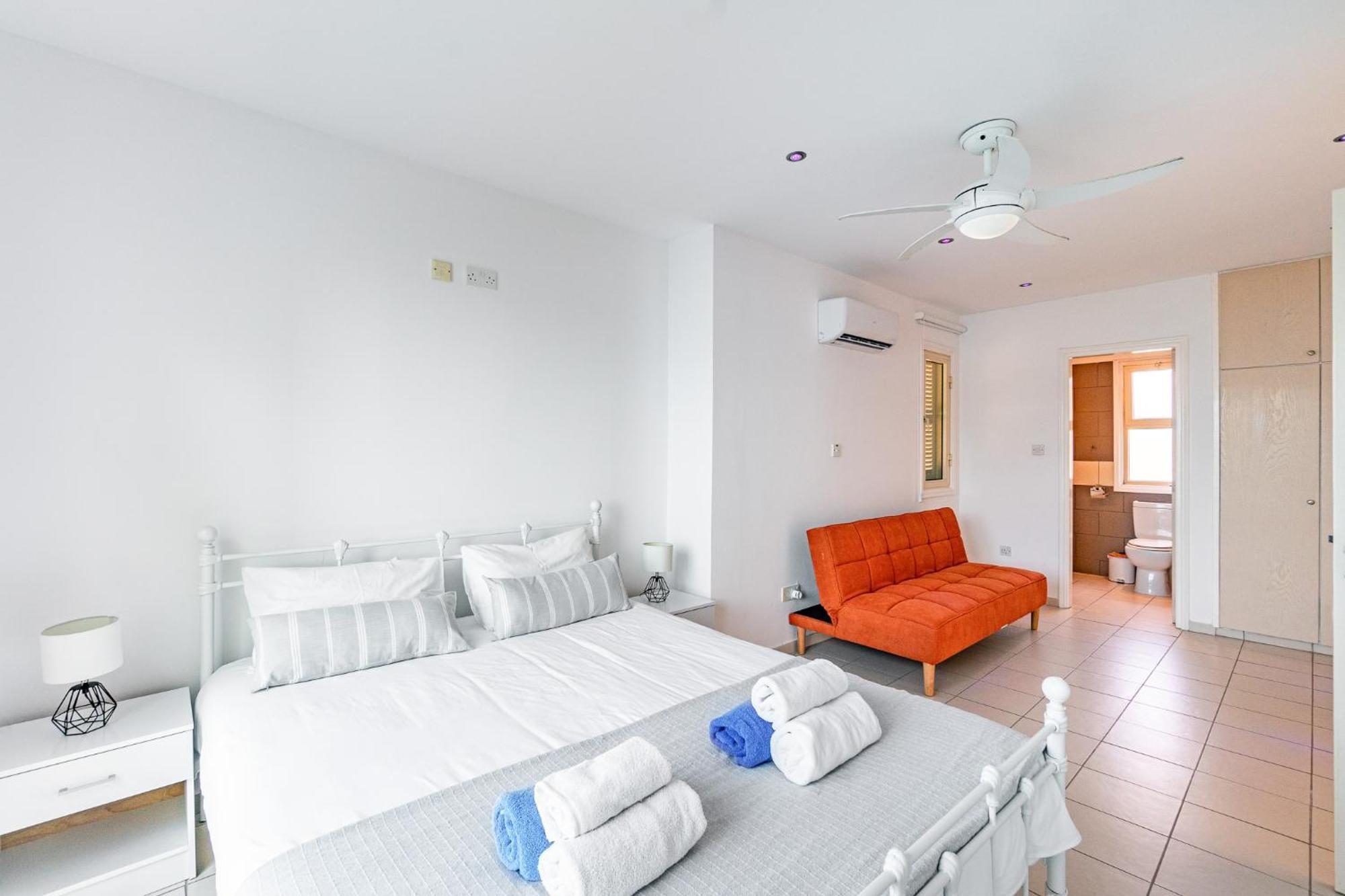 Beach Front Villa Mer Blu By Ezoria Villas Coral Bay Eksteriør billede
