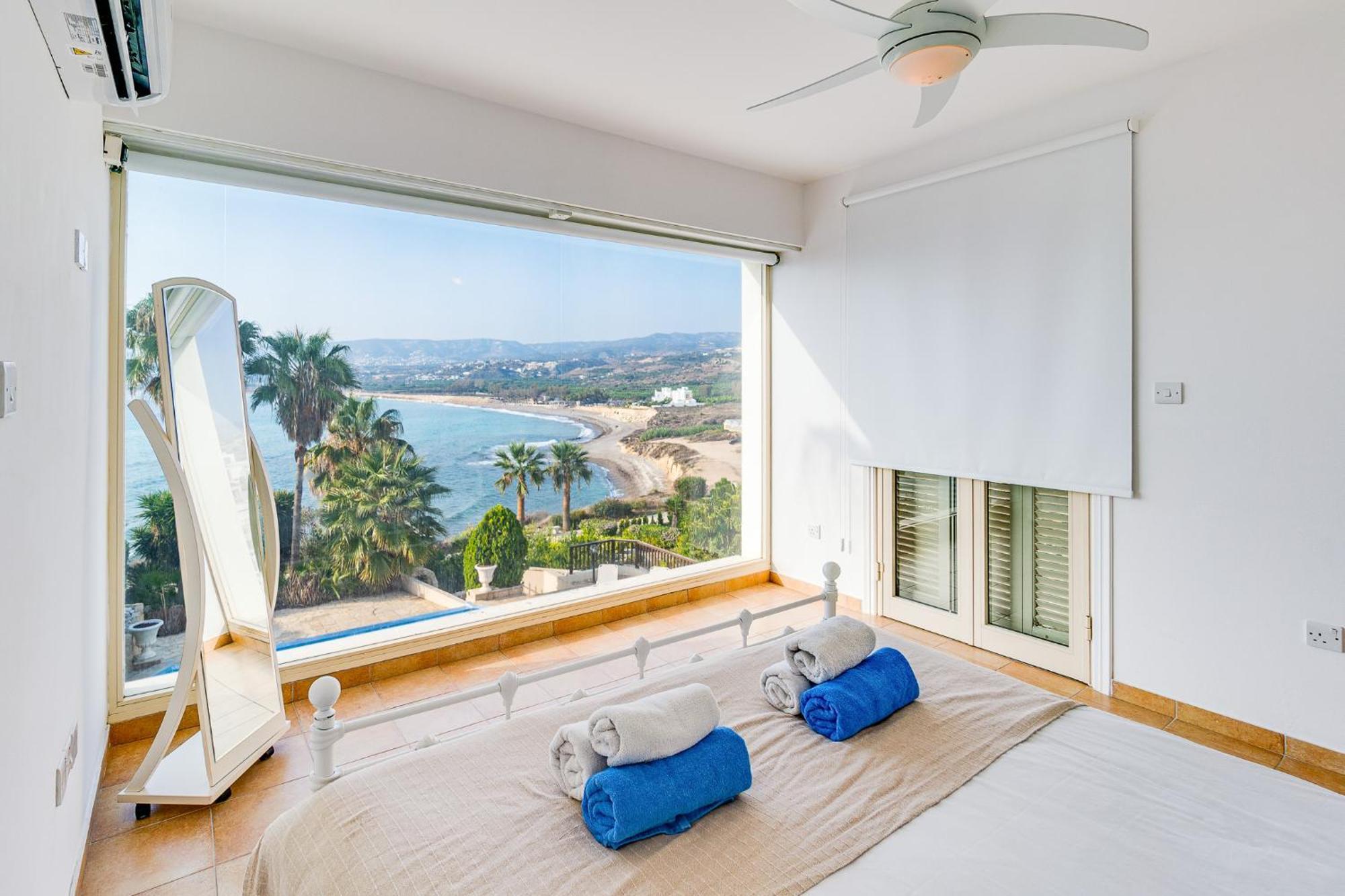Beach Front Villa Mer Blu By Ezoria Villas Coral Bay Eksteriør billede